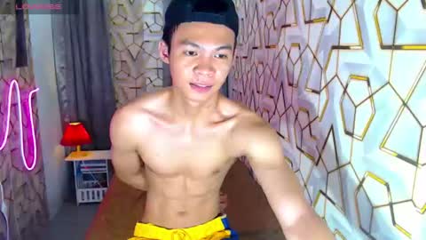 Mark online show from 06-12-26, 10:36