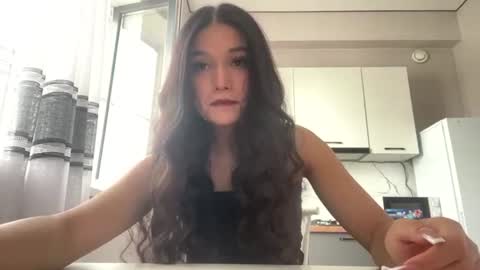 Snapshot of fredamedora chatting on 06-19-26, 05:34 Mia online show from 06-19-26, 05:34