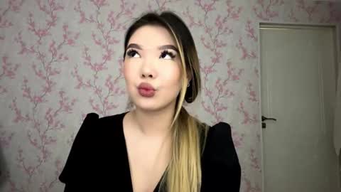 Snapshot of fredericadonnay chatting on 03-21-26, 06:07 Elina online show from 03-21-26, 06:07