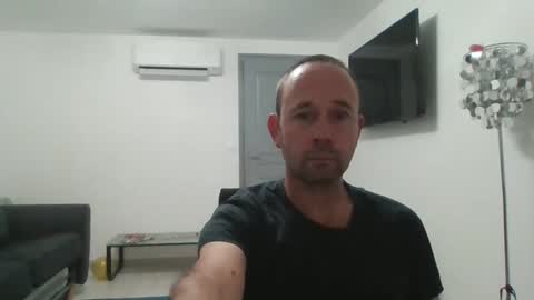 Snapshot of fredodu41 chatting on 10-29-25, 04:42 fredodu41 online show from 10-29-25, 04:42