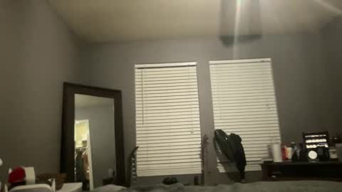 Snapshot of freestyleneary1989 chatting on 12-13-24, 04:33 Uncutforyou online show from 12-13-24, 04:33