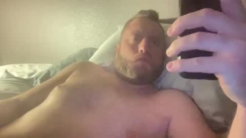 Snapshot of freestyleneary1989 chatting on 12-28-24, 11:09 Uncutforyou online show from 12-28-24, 11:09