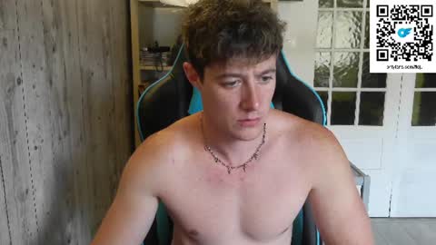 Snapshot of frenchhornybibs chatting on 06-04-26, 12:00 French Horny Bibs online show from 06-04-26, 12:00