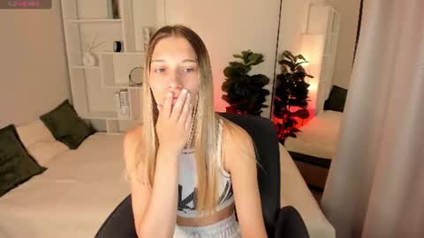 Laura online show from 07-01-26, 06:04