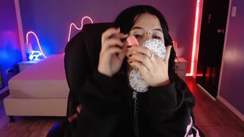 Snapshot of frida_lassi_ chatting on 02-11-25, 12:37 frida_lassi_ online show from 02-11-25, 12:37