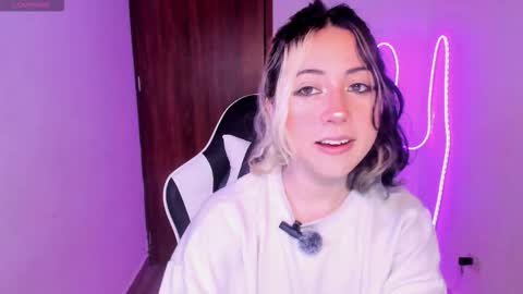 Snapshot of frida_lassi_ chatting on 11-30-25, 09:30 frida_lassi_ online show from 11-30-25, 09:30