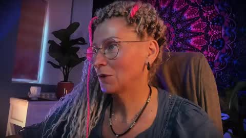 Frida Tander online show from 05-30-26, 05:15