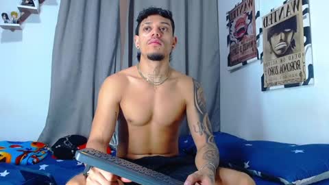 Adam y pitter online show from 07-10-26, 01:03