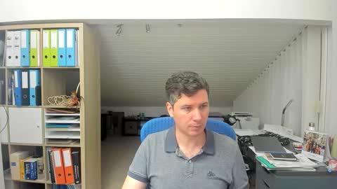 Snapshot of frikits chatting on 12-15-25, 07:40 Francois online show from 12-15-25, 07:40