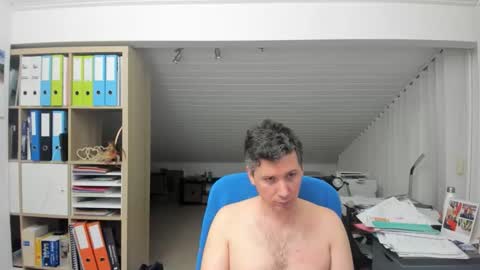 Snapshot of frikits chatting on 03-06-26, 09:00 Francois online show from 03-06-26, 09:00