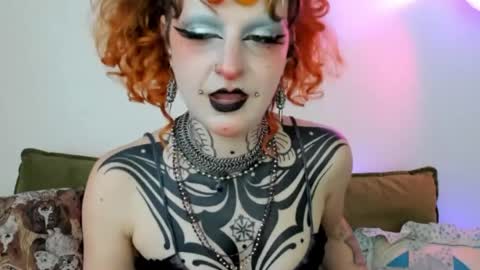 Snapshot of friskyflowers chatting on 04-09-26, 12:10 cherry online show from 04-09-26, 12:10