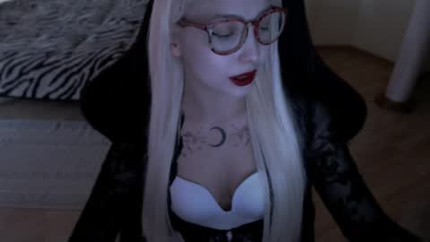 Lilith online show from 05-12-26, 08:44