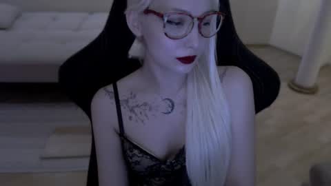 Snapshot of fromsun_forsoul chatting on 06-17-26, 02:51 Lilith online show from 06-17-26, 02:51