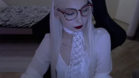 Snapshot of fromsun_forsoul chatting on 06-22-26, 09:01 Lilith online show from 06-22-26, 09:01