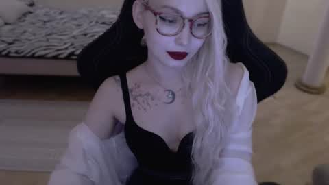 Snapshot of fromsun_forsoul chatting on 07-08-26, 05:17 Lilith online show from 07-08-26, 05:17