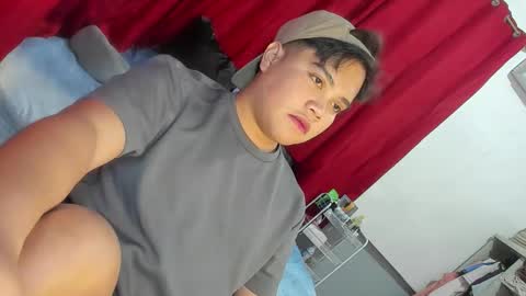 Snapshot of frostbite_69 chatting on 10-27-25, 03:32 GABBY online show from 10-27-25, 03:32