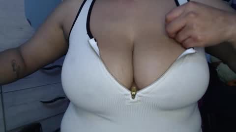 Snapshot of fucking_temptation1 chatting on 01-16-26, 02:59 Mia and Gary online show from 01-16-26, 02:59