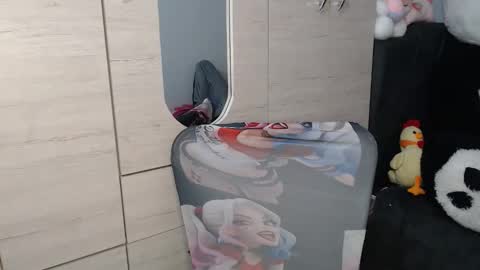 Snapshot of fucking_temptation1 chatting on 01-18-26, 02:04 Mia and Gary online show from 01-18-26, 02:04