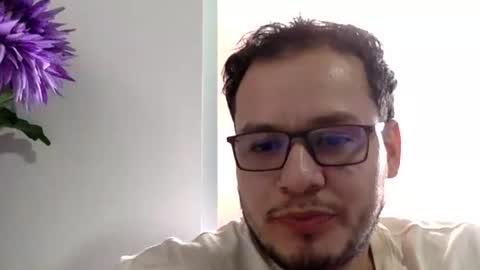 Snapshot of funnyboys18 chatting on 05-12-26, 06:16 Zanty online show from 05-12-26, 06:16