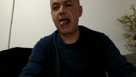 Snapshot of futbolin95 chatting on 05-17-26, 05:31 futbolin95 online show from 05-17-26, 05:31