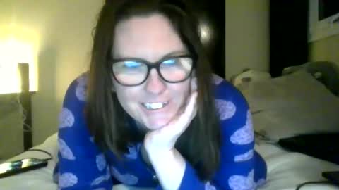 fuzzypeaches87 online show from 03-24-26, 04:17