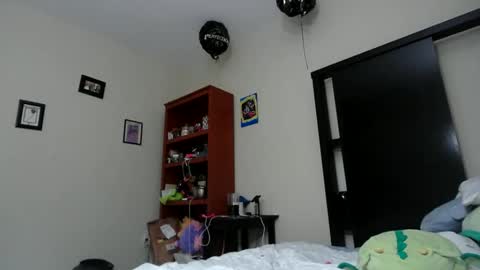 fuzzypeaches87 online show from 05-15-26, 01:12