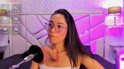 Snapshot of gabbieskinny chatting on 03-22-26, 06:00 gabbieskinny online show from 03-22-26, 06:00