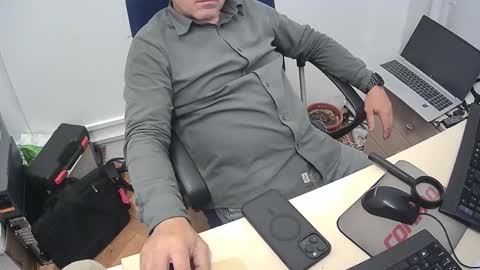 Snapshot of gabriel9_2003 chatting on 03-23-26, 11:25 gabriel9_2003 online show from 03-23-26, 11:25