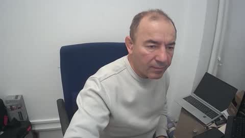 gabriel9_2003 online show from 04-30-26, 10:10