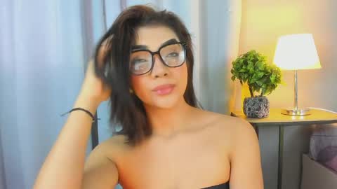 Gabriela Evans MS online show from 05-12-26, 06:38