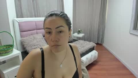 Snapshot of gaby_trent chatting on 06-22-26, 04:48 gabriela online show from 06-22-26, 04:48