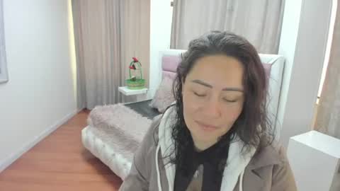 Snapshot of gaby_trent chatting on 07-18-26, 03:49 gabriela online show from 07-18-26, 03:49