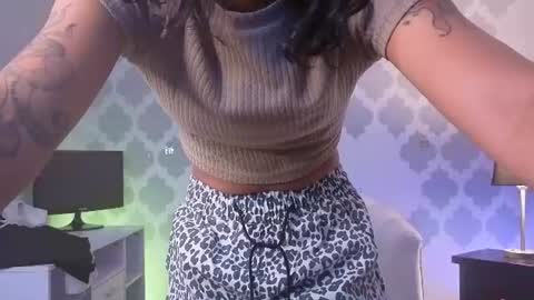 Snapshot of gabypetit chatting on 06-27-26, 09:47 Gaby online show from 06-27-26, 09:47