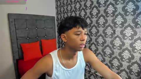 Snapshot of gael_d4v7 chatting on 07-05-26, 07:43 Gael online show from 07-05-26, 07:43