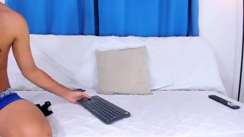 Snapshot of gal_stone_ chatting on 06-25-26, 01:05 gal_stone_ online show from 06-25-26, 01:05