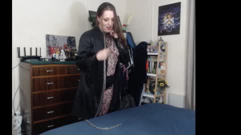 Snapshot of gangbangxxxgirl chatting on 10-25-25, 10:34 HOT online show from 10-25-25, 10:34