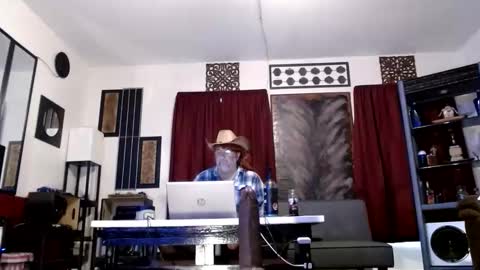 gatewaylaptop2019 online show from 10-27-25, 06:56