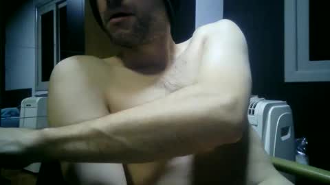 Snapshot of gauchors21 chatting on 06-11-26, 10:57 gauchors21 online show from 06-11-26, 10:57
