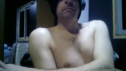 Snapshot of gauchors21 chatting on 07-27-26, 02:40 gauchors21 online show from 07-27-26, 02:40