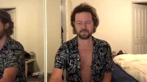 gcsurfer81 online show from 06-12-26, 09:08