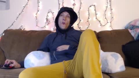 Snapshot of gdanch chatting on 11-29-25, 04:54 G online show from 11-29-25, 04:54