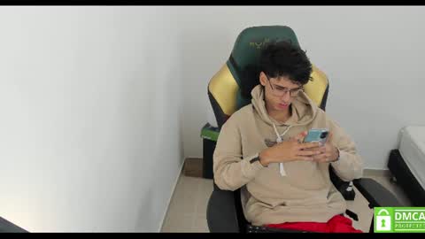 Snapshot of gendo_05 chatting on 07-04-26, 04:13 GENDO online show from 07-04-26, 04:13