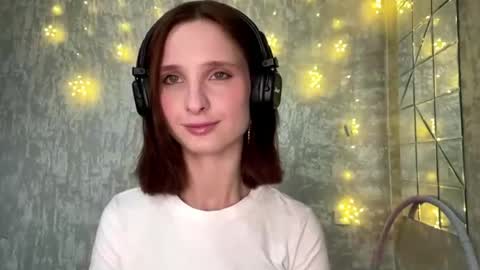 Riana online show from 04-12-26, 11:15