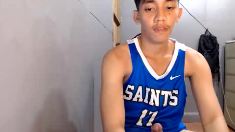 Snapshot of gentlemanlustx chatting on 05-28-26, 02:58 Rayl online show from 05-28-26, 02:58