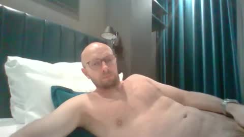 genuinecouple69 online show from 03-03-26, 10:48