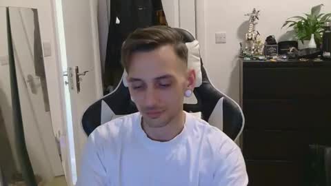 georgek0011 online show from 05-06-26, 10:26