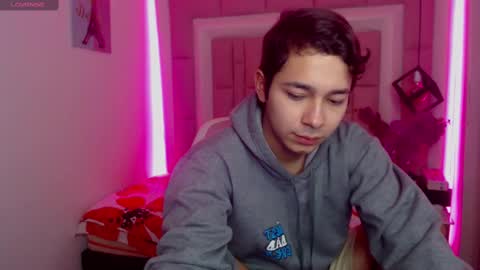 Snapshot of georgesmith_1 chatting on 12-18-24, 03:15 GEORGE online show from 12-18-24, 03:15