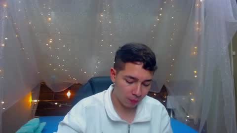 Snapshot of georgesmith_1 chatting on 12-31-24, 03:23 GEORGE online show from 12-31-24, 03:23