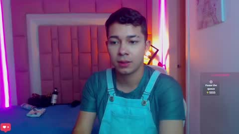 Snapshot of georgesmith_1 chatting on 01-06-25, 11:31 GEORGE online show from 01-06-25, 11:31