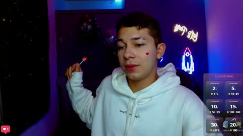 Snapshot of georgesmith_1 chatting on 01-09-25, 12:46 GEORGE online show from 01-09-25, 12:46